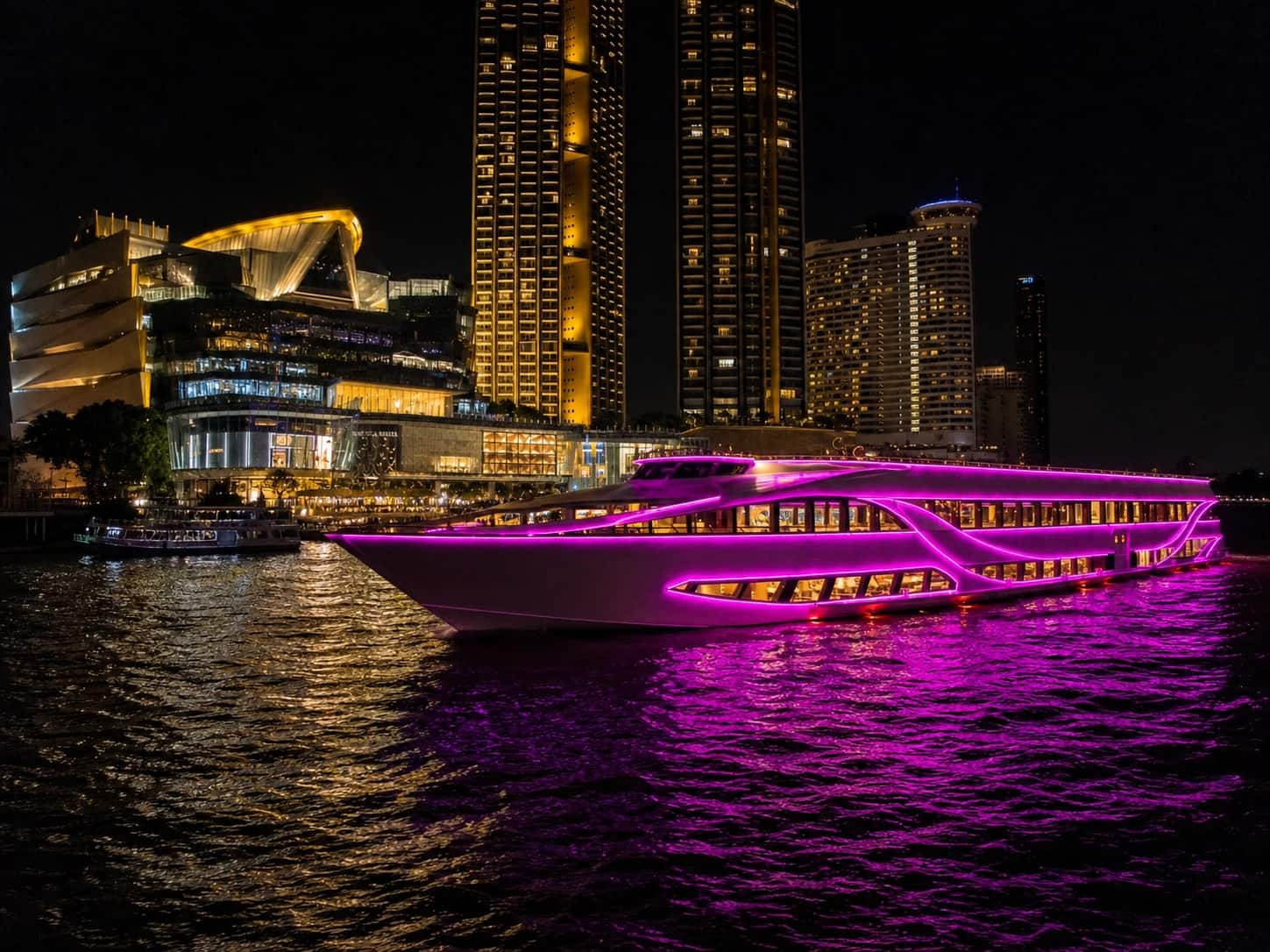 The Opulence Luxury Dinner Cruise on the Chao Phraya